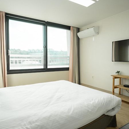 Living In Jeju Island Apartment Exterior photo