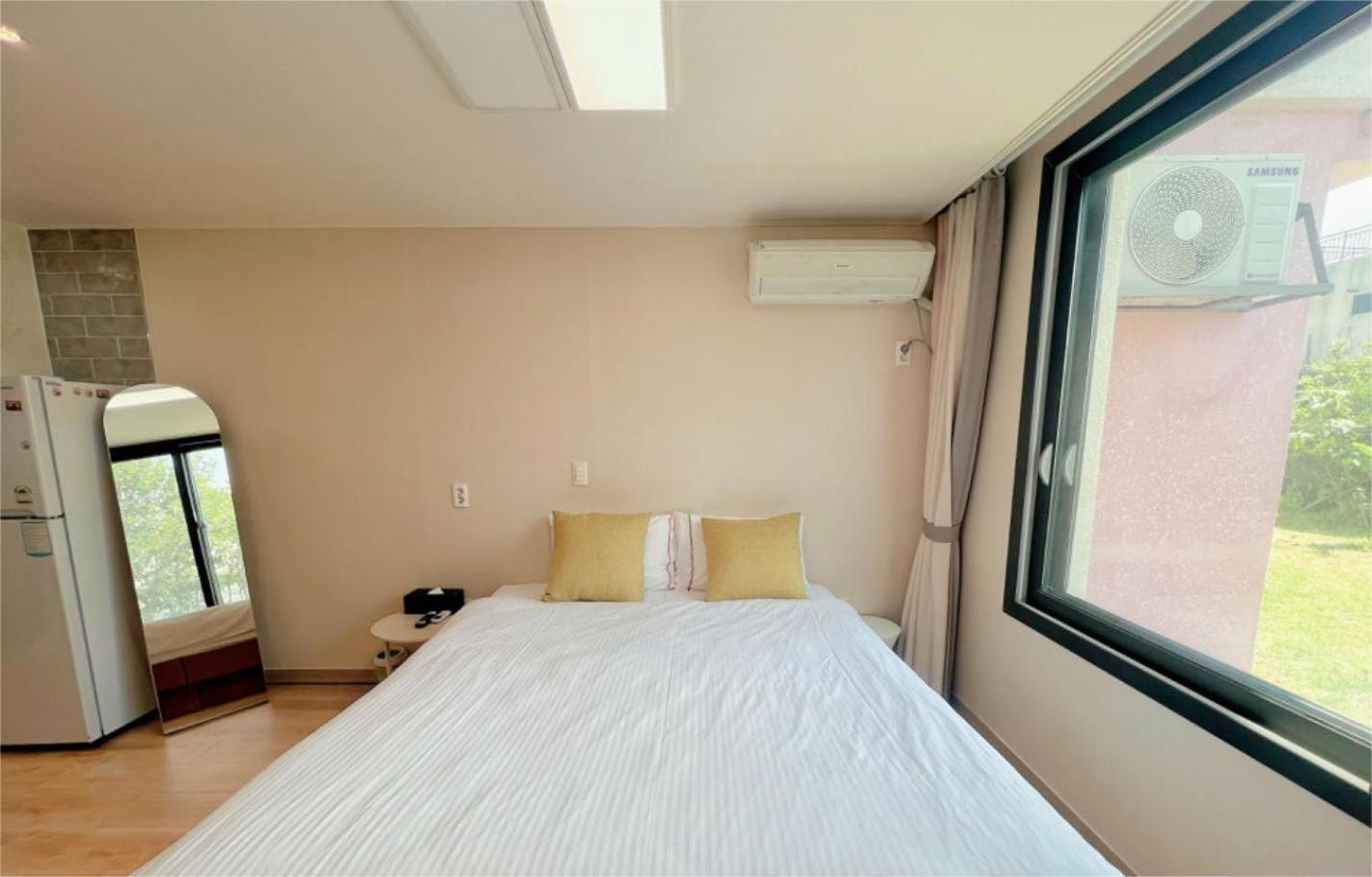 Living In Jeju Island Apartment Exterior photo