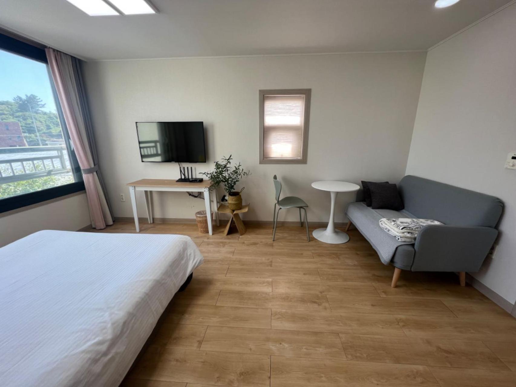 Living In Jeju Island Apartment Exterior photo
