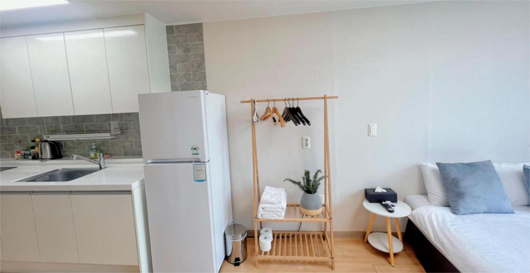 Living In Jeju Island Apartment Exterior photo
