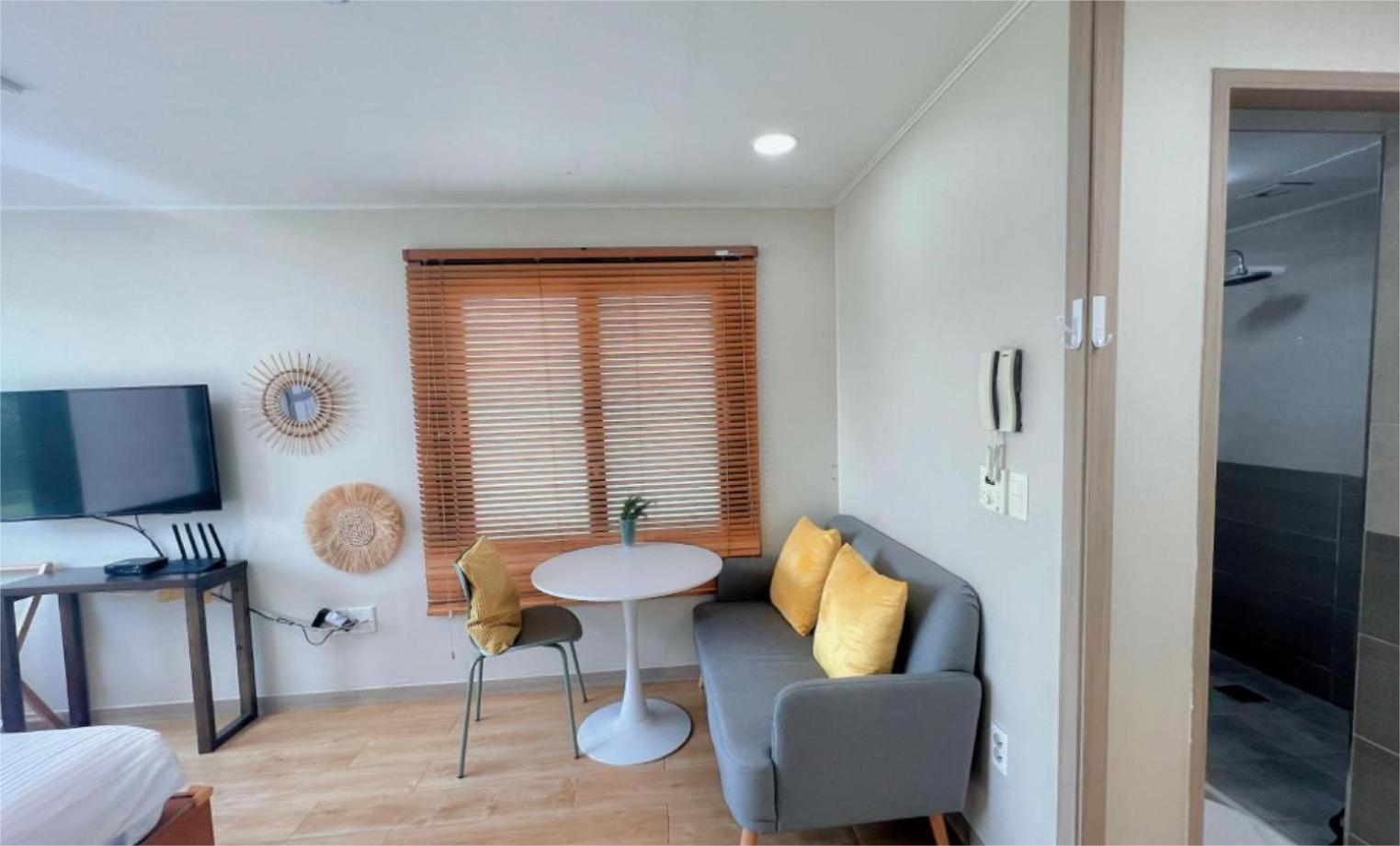 Living In Jeju Island Apartment Exterior photo