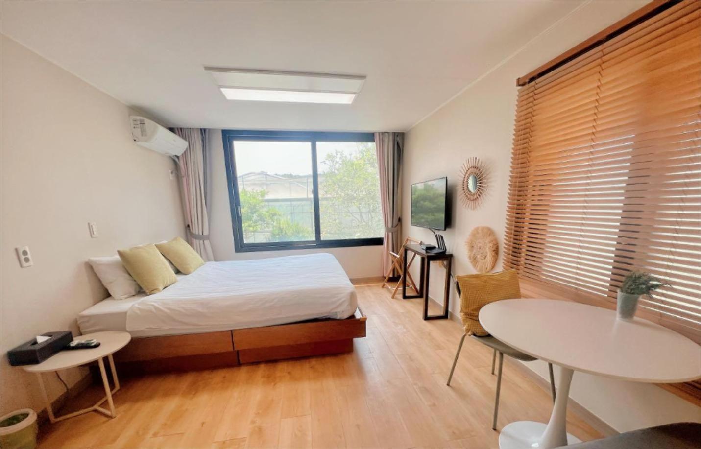Living In Jeju Island Apartment Exterior photo
