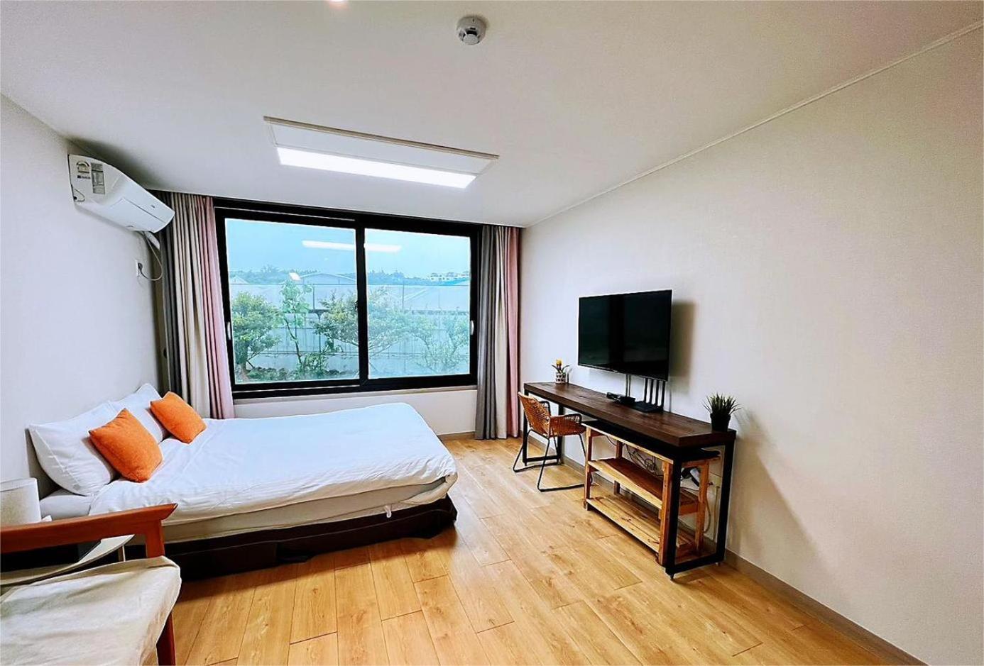 Living In Jeju Island Apartment Exterior photo