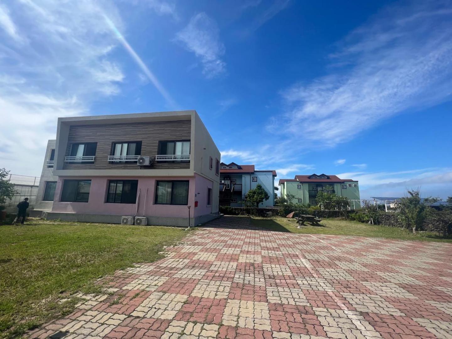 Living In Jeju Island Apartment Exterior photo