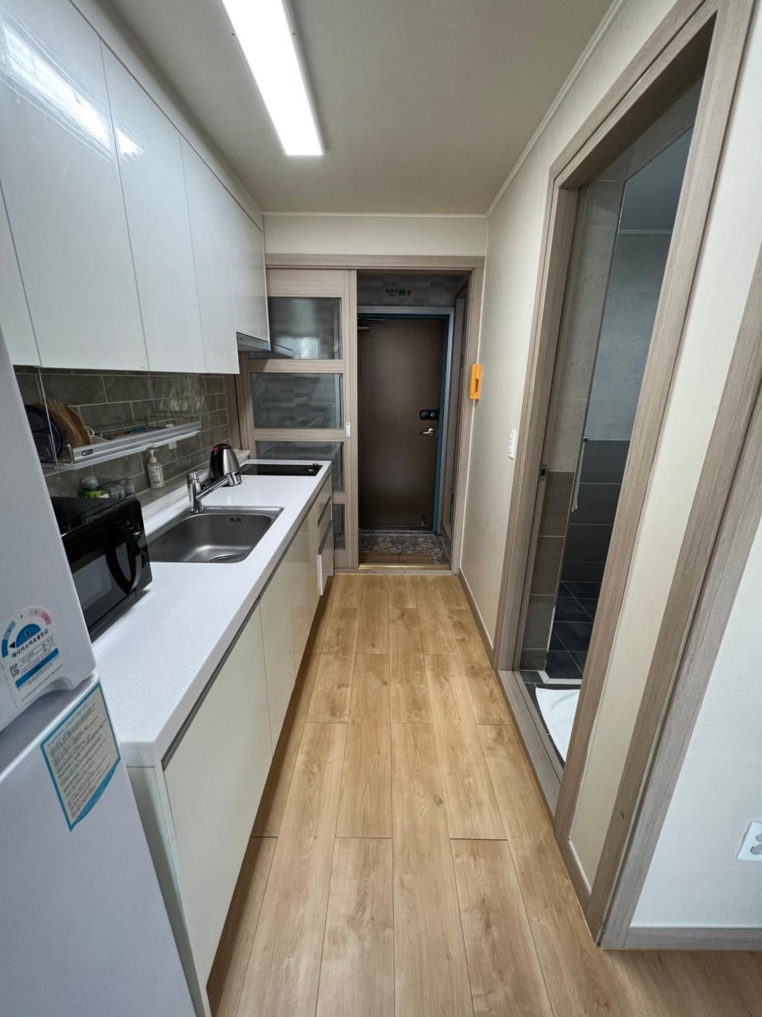 Living In Jeju Island Apartment Exterior photo